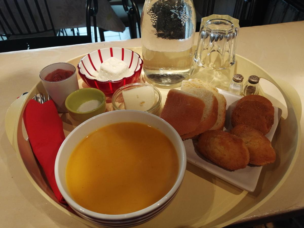 La Maison Du Bonheur Bed & Breakfast