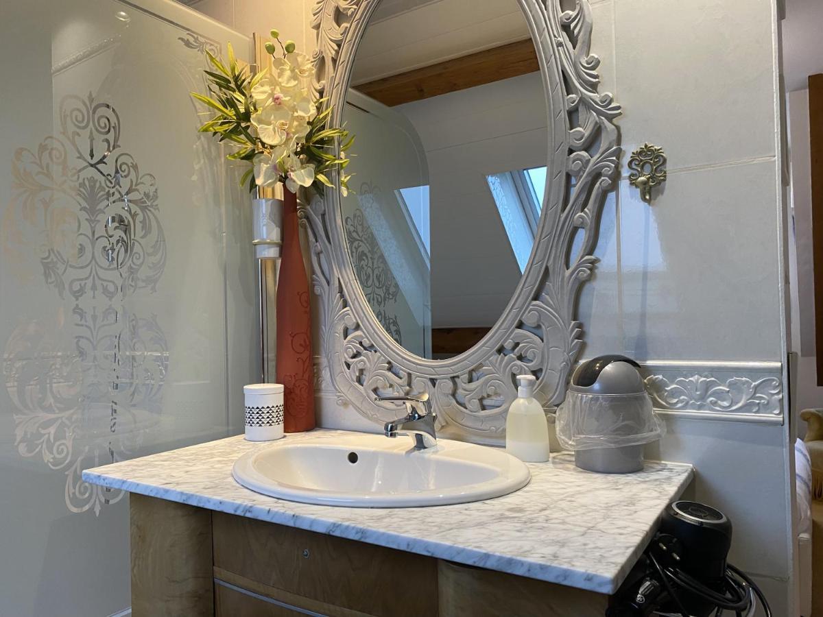 La Maison Du Bonheur Bed & Breakfast *