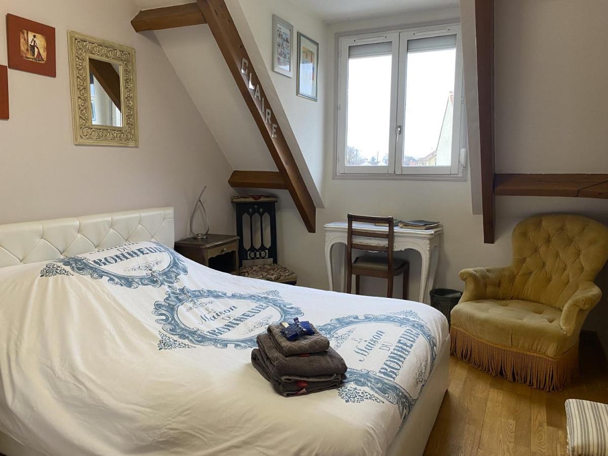 La Maison Du Bonheur * Saintry-sur-Seine